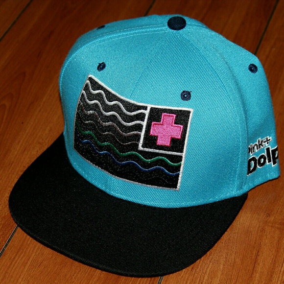 Pink Dolphin hat - Picture 2 of 3